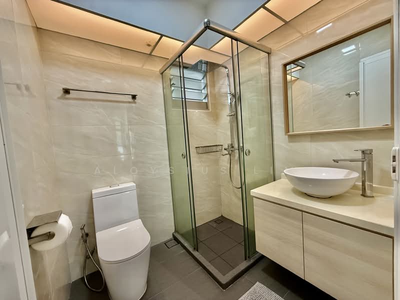 614B Edgefield Plains HDB Flat For Sale at S$ 638,000 | PropertyGuru Singapore - Bathroom