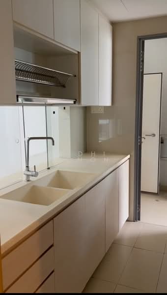 A Treasure Trove, 76 Punggol Walk, 3 Bedrooms, 1,000 sqft, Condominium For Rent, by Nidhi Menon, 500093080 - Kitchen - PropertyGuru.com.sg