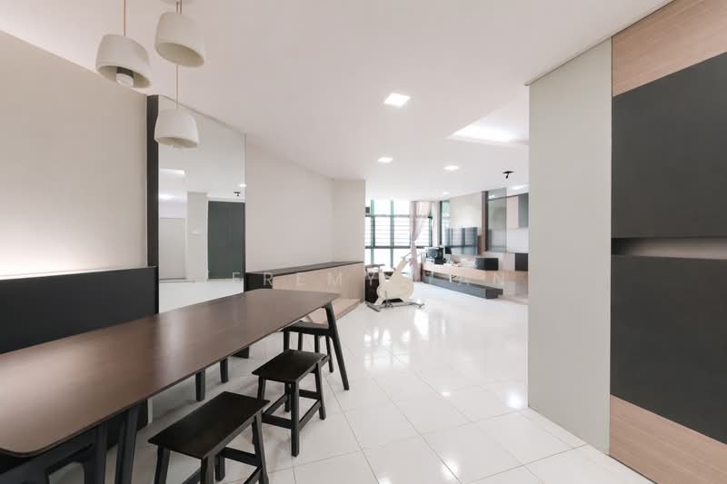 484 Segar Road HDB Flat For Sale at S$ 699,999 | PropertyGuru Singapore - Living Room