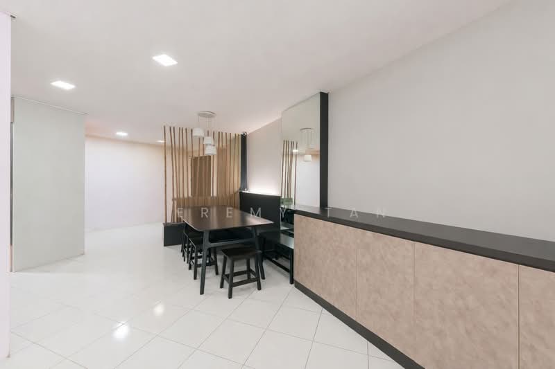 484 Segar Road HDB Flat For Sale at S$ 699,999 | PropertyGuru Singapore - Dining Room