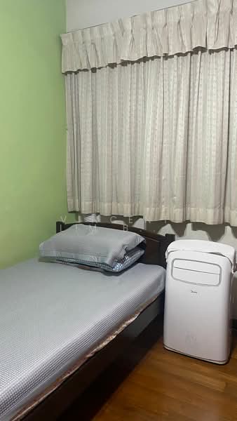 Lakepoint Condo, 8 Lakepoint Drive, Room Rental, 150 sqft, Condominium For Rent, by Vincent Lim Boon Seng, 500093084 - Bedroom - PropertyGuru.com.sg