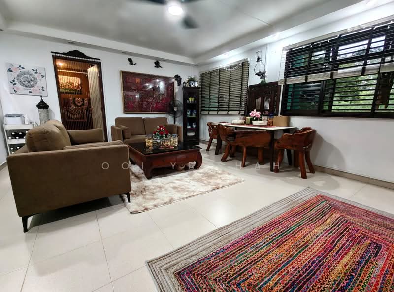 895 Tampines Street 81 HDB Flat For Sale at S$ 580,888 | PropertyGuru Singapore - Living Room