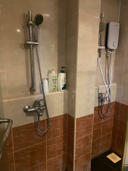 West Coast Gardens, 25 West Coast Place, Room Rental, 334 sqft, Terraced House For Rent, by Chew Jennifer, 500093091 - Bathroom - PropertyGuru.com.sg