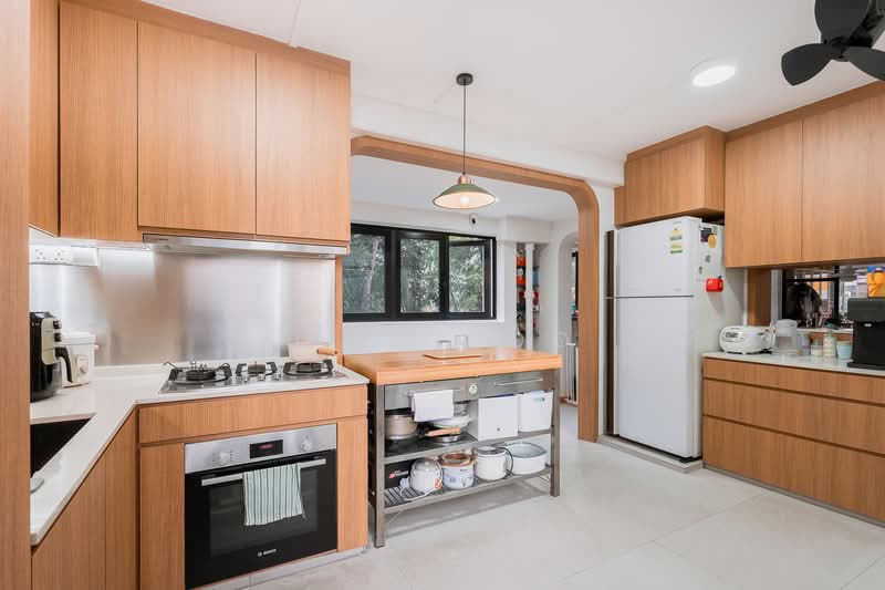 820 Yishun Street 81 HDB Flat For Sale at S$ 770,000 | PropertyGuru Singapore - Kitchen