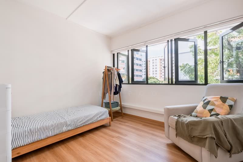 820 Yishun Street 81 HDB Flat For Sale at S$ 770,000 | PropertyGuru Singapore - Bedroom