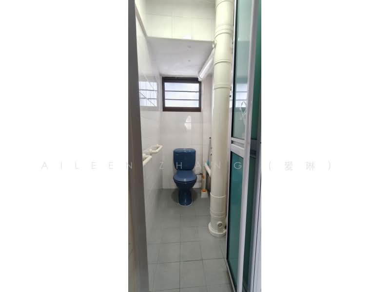 101 Whampoa Drive HDB Flat For Sale at S$ 550,000 | PropertyGuru Singapore - Bathroom