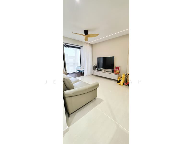 Sol Acres, 2 Choa Chu Kang Grove, 4 Bedrooms, 1,098 sqft, Executive Condominium For Sale, by Jesslyn Seah, 500093098 - Living Room - PropertyGuru.com.sg