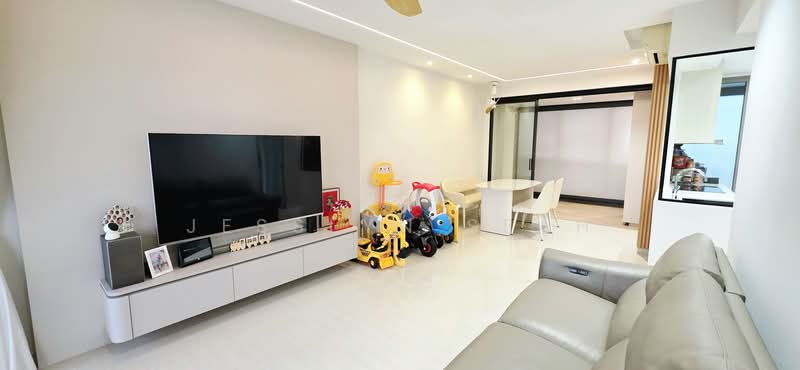 Sol Acres, 2 Choa Chu Kang Grove, 4 Bedrooms, 1,098 sqft, Executive Condominium For Sale, by Jesslyn Seah, 500093098 - Living Room - PropertyGuru.com.sg