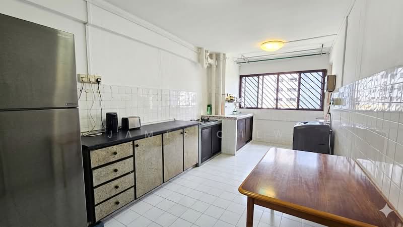 535 Jurong West Street 52, 535 Jurong West Street 52, 2 Bedrooms, 721 sqft, HDB Flat For Sale, by James Chew, 500093100 - Kitchen - PropertyGuru.com.sg