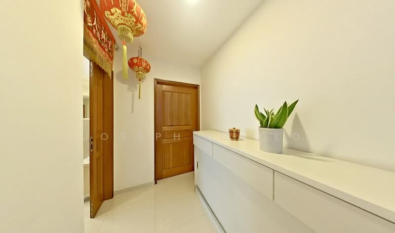 Sin Ming Plaza Apartment For Sale at S$ 2,880,000 | PropertyGuru Singapore - Entrance