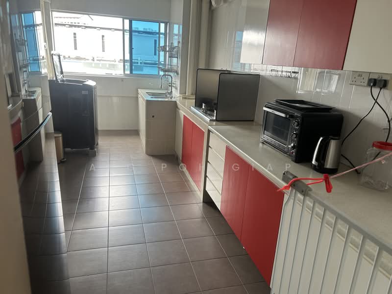 213 Bukit Batok Street 21, 213 Bukit Batok Street 21, 3 Bedrooms, 1,001 sqft, HDB Flat For Rent, by Ang Poh Giap, 500093114 - Kitchen - PropertyGuru.com.sg