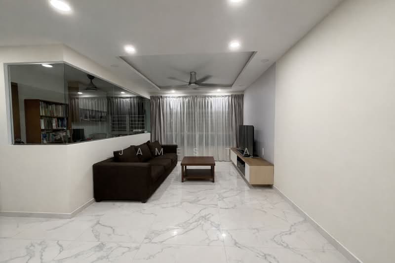443C Bukit Batok West Avenue 8 HDB Flat For Sale at S$ 828,000 | PropertyGuru Singapore - Living Room