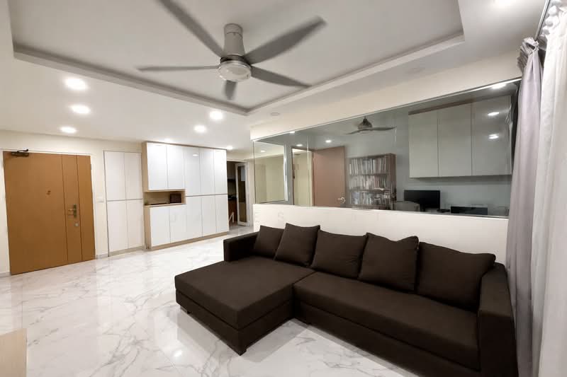 443C Bukit Batok West Avenue 8 HDB Flat For Sale at S$ 828,000 | PropertyGuru Singapore - Living Room