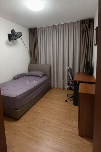 443C Bukit Batok West Avenue 8 HDB Flat For Sale at S$ 828,000 | PropertyGuru Singapore - Bedroom