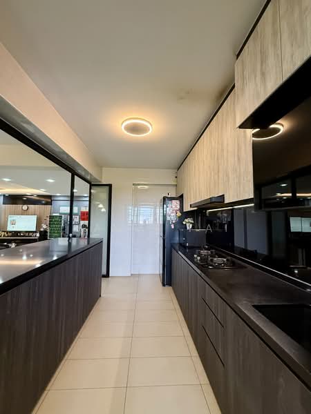 461C Bukit Batok West Avenue 8 HDB Flat For Sale at S$ 865,000 | PropertyGuru Singapore - Kitchen