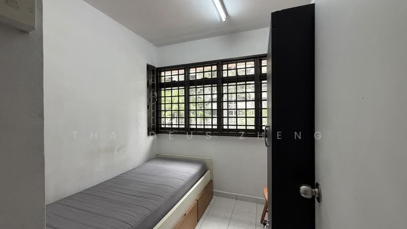 129 Ang Mo Kio Avenue 3 HDB Flat For Sale at S$ 428,000 | PropertyGuru Singapore - Bedroom