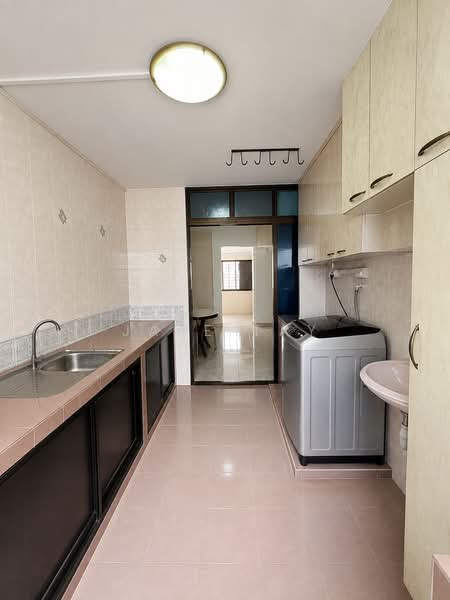 635 Yishun Street 61, 635 Yishun Street 61, Sembawang / Yishun, 3 Bedrooms, 1,119 sqft, HDB Flat For Sale, by Jake Tay, 500093131 - Kitchen - PropertyGuru.com.sg
