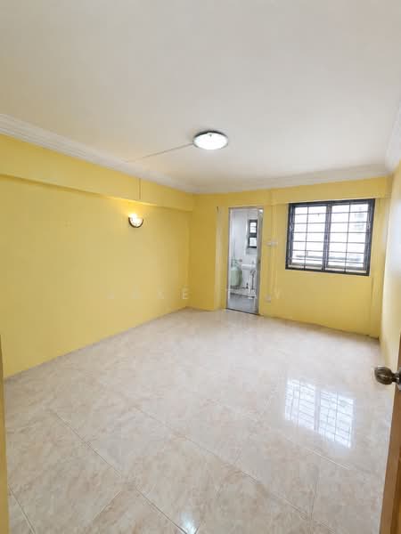 635 Yishun Street 61, 635 Yishun Street 61, Sembawang / Yishun, 3 Bedrooms, 1,119 sqft, HDB Flat For Sale, by Jake Tay, 500093131 - Master bedroom - PropertyGuru.com.sg