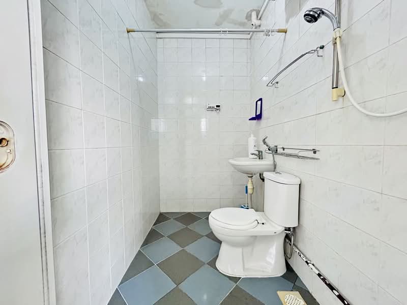 14 Lorong 7 Toa Payoh, 14 Lorong 7 Toa Payoh, 3 Bedrooms, 1,141 sqft, HDB Flat For Rent, by Alice Ng 黄素芳, 500093132 - Bathroom - PropertyGuru.com.sg