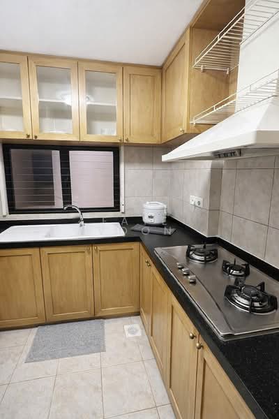 Heritage View Condominium For Sale at S$ 2,288,000 | PropertyGuru Singapore - Kitchen