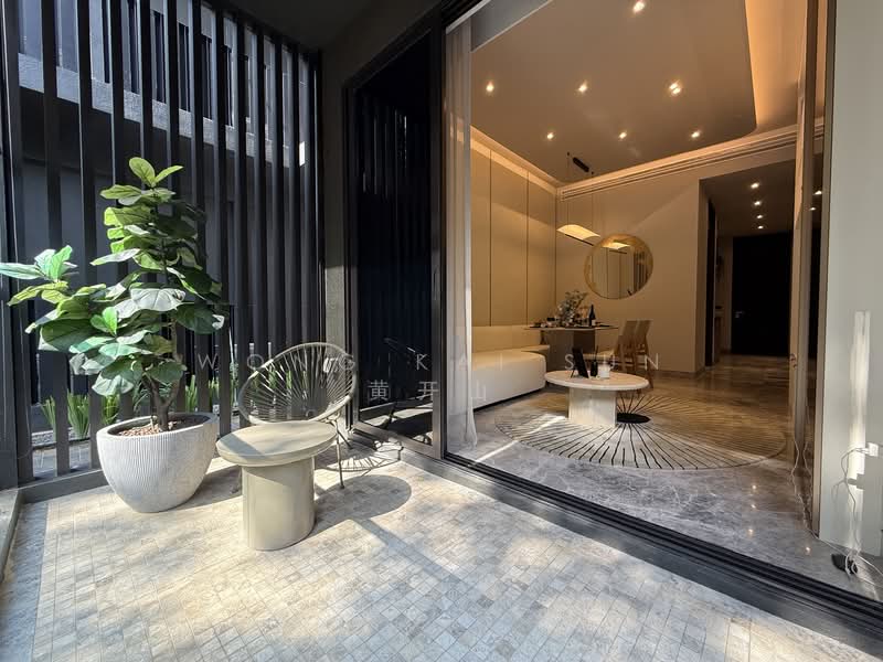 Jervois Prive Condominium For Sale at S$ 1,930,000 | PropertyGuru Singapore - Balcony