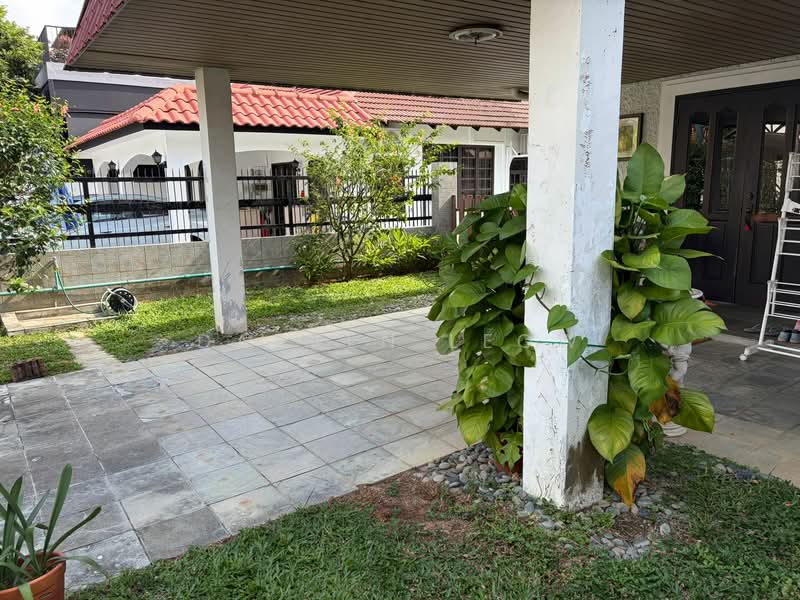 10m Wide Frontage Corner Terrace Serangoon Garden Estate Corner Terrace For Sale at S$ 4,880,000 | PropertyGuru Singapore - Exterior