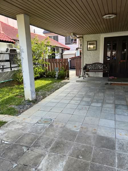 10m Wide Frontage Corner Terrace Serangoon Garden Estate Corner Terrace For Sale at S$ 4,880,000 | PropertyGuru Singapore - Exterior