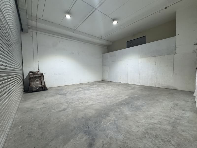 REVV, 1 Corporation Drive, 1,755 sqft, Factory / Workshop (B2) For Rent, by Christopher Ng 吴锦钊, 500093184 - Interior - CommercialGuru.com.sg