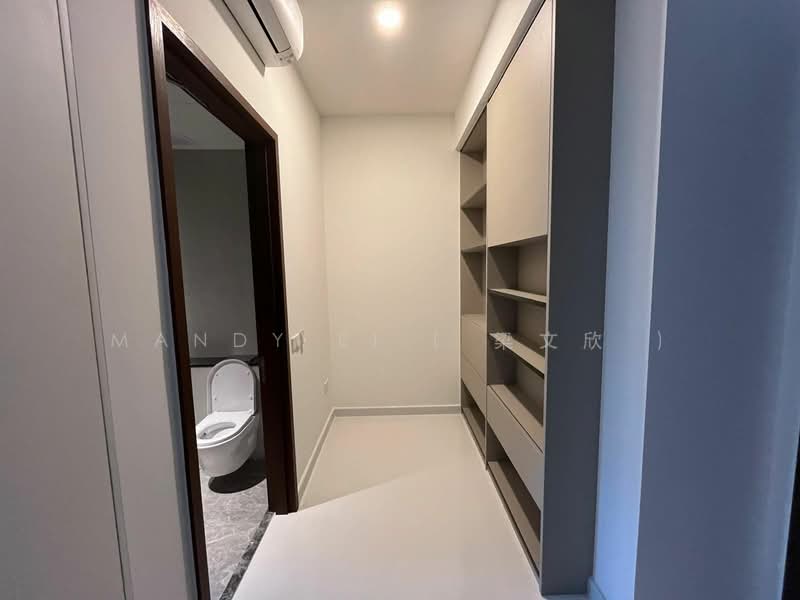 Parksuites Condominium For Sale at S$ 1,550,000 | PropertyGuru Singapore - Bathroom