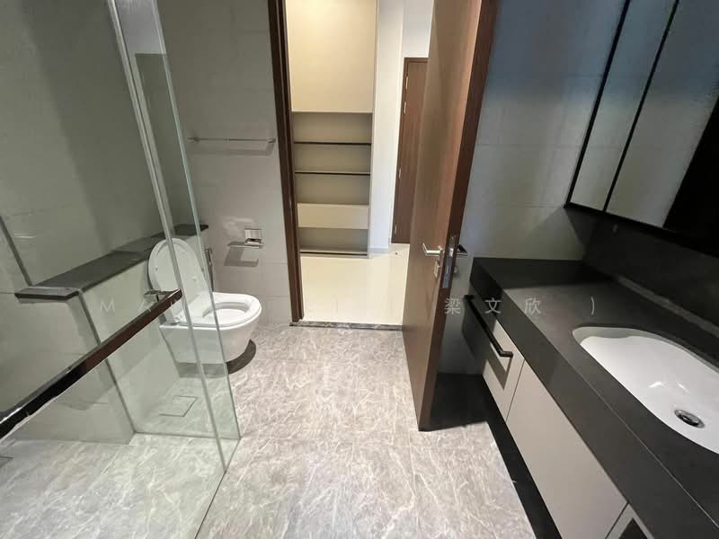 Parksuites Condominium For Sale at S$ 1,550,000 | PropertyGuru Singapore - Bathroom