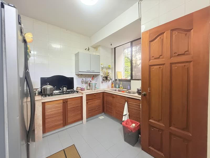 Birchwood Mansions Condominium For Sale at S$ 1,749,000 | PropertyGuru Singapore - Kitchen