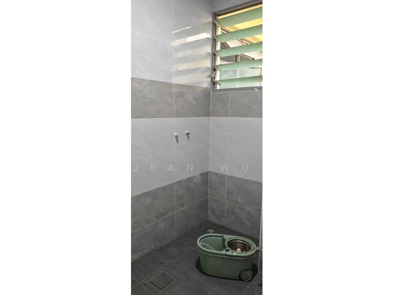 Azalea Park Condo, 6 Flora Road, 2 Bedrooms, 829 sqft, Condominium For Rent, by Jean Wu, 500093194 - Bathroom - PropertyGuru.com.sg