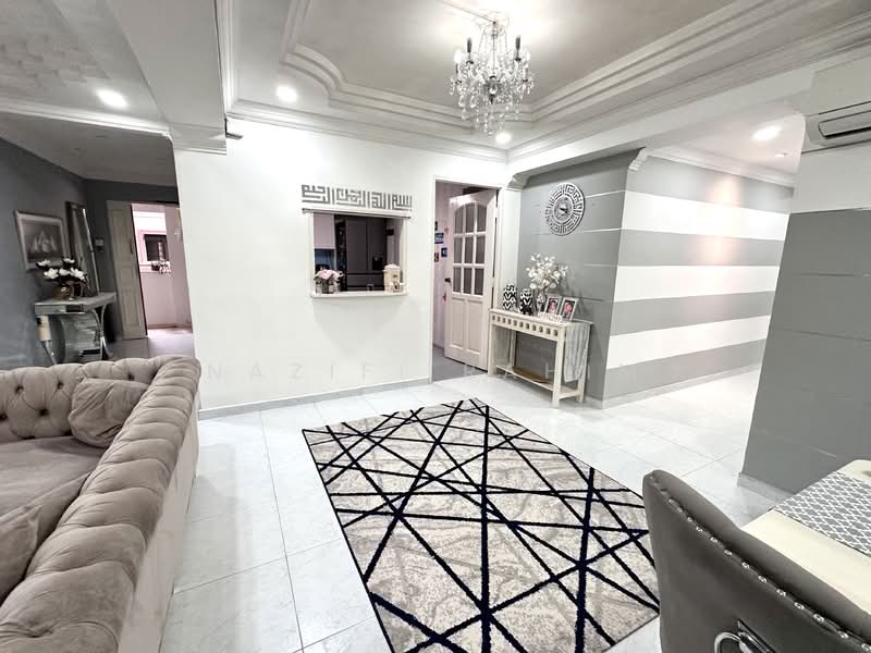 795 Woodlands Drive 72 HDB Flat For Sale at S$ 630,000 | PropertyGuru Singapore - Living Room