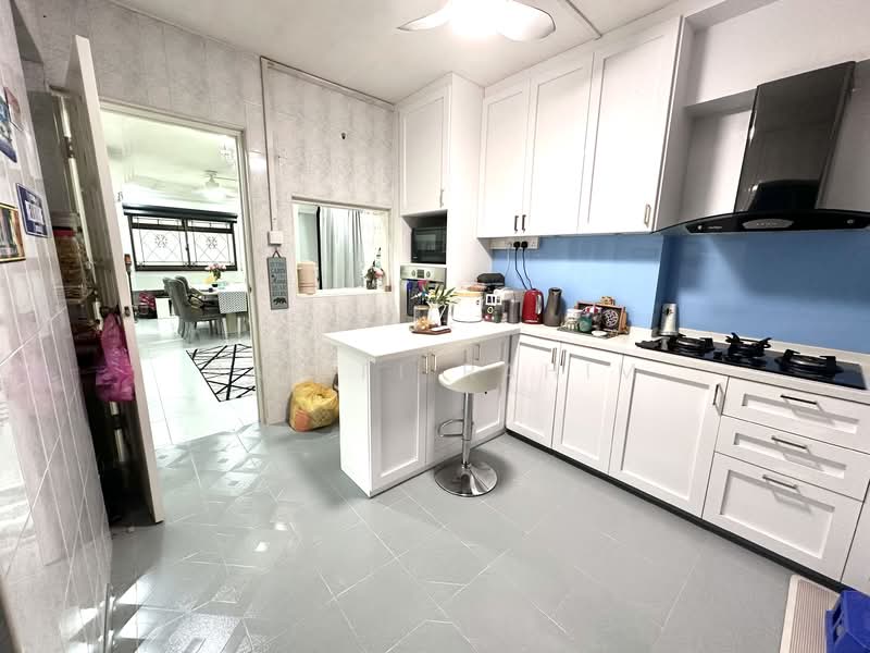 795 Woodlands Drive 72 HDB Flat For Sale at S$ 630,000 | PropertyGuru Singapore - Kitchen