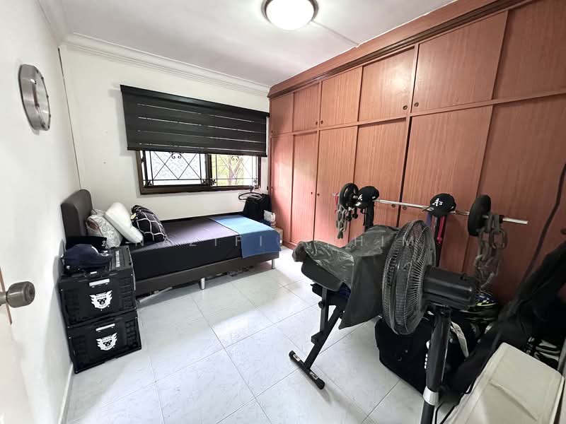 795 Woodlands Drive 72 HDB Flat For Sale at S$ 630,000 | PropertyGuru Singapore - Common Bedroom 1