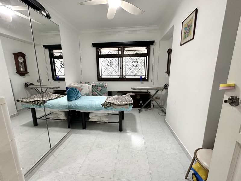 795 Woodlands Drive 72 HDB Flat For Sale at S$ 630,000 | PropertyGuru Singapore - Common Bedroom 2