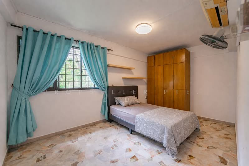 306 Jurong East Street 32 HDB Flat For Sale at S$ 428,888 | PropertyGuru Singapore - Bedroom