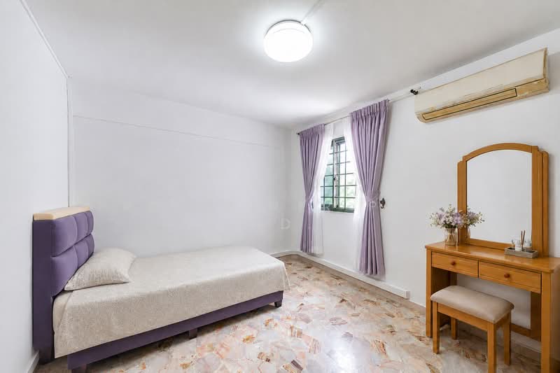 306 Jurong East Street 32, 306 Jurong East Street 32, 3 Bedrooms, 1,012 sqft, HDB Flat For Sale, by Wes Teo, 500093198 - Bedroom - PropertyGuru.com.sg