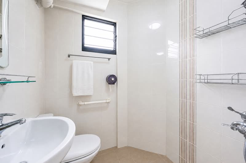 306 Jurong East Street 32, 306 Jurong East Street 32, 3 Bedrooms, 1,012 sqft, HDB Flat For Sale, by Wes Teo, 500093198 - Bathroom - PropertyGuru.com.sg