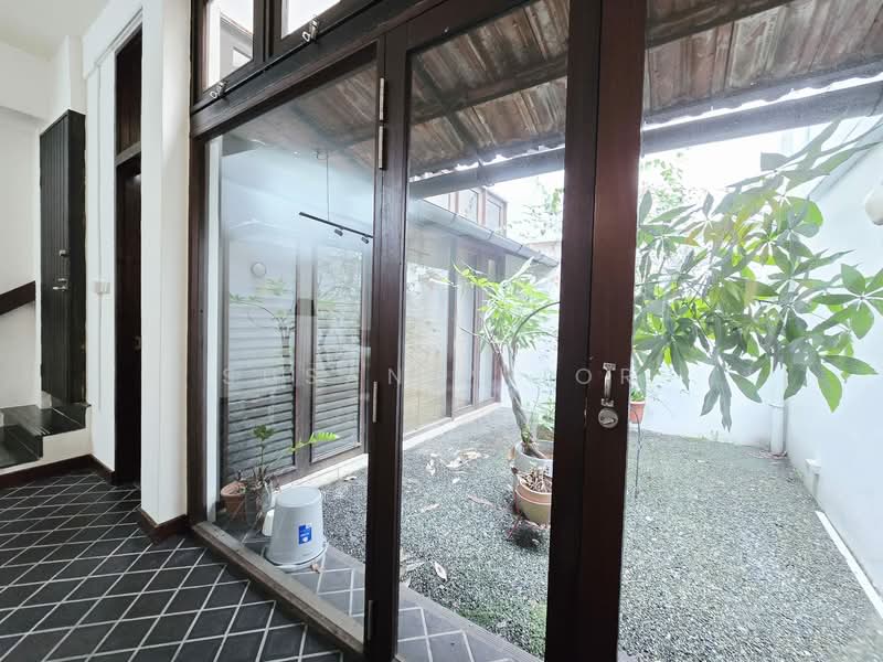 Cosy Emerald 1 Bed No Cooking, $4K, EMERALD HILL CONSERVATION AREA, 1 Bedroom, 950 sqft, Conservation House For Rent, by Susan Prior, 500093200 - Interior - PropertyGuru.com.sg