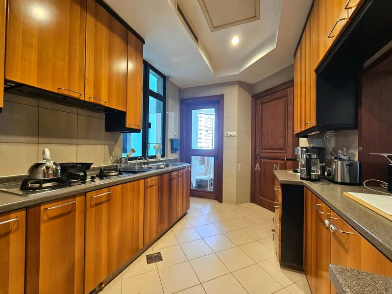 Valley Park Condominium For Sale at S$ 1,800,000 | PropertyGuru Singapore - Kitchen