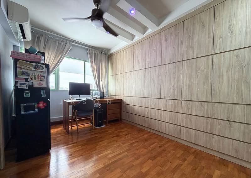 125 Bukit Batok Central HDB Flat For Sale at S$ 925,000 | PropertyGuru Singapore - Study