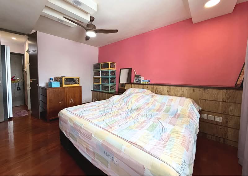 125 Bukit Batok Central HDB Flat For Sale at S$ 925,000 | PropertyGuru Singapore - Bedroom