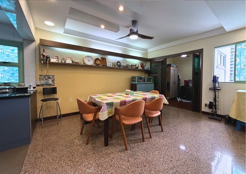 125 Bukit Batok Central HDB Flat For Sale at S$ 925,000 | PropertyGuru Singapore - Dining Room