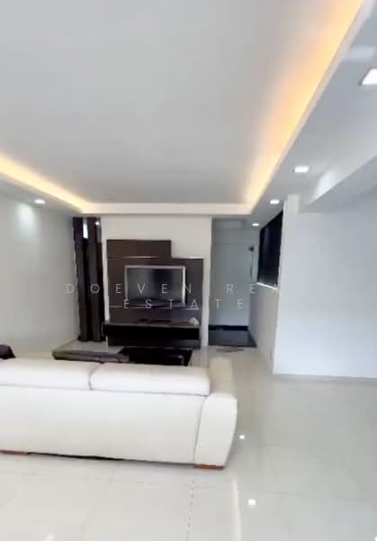 208 Pasir Ris Street 21, 208 Pasir Ris Street 21, 4 Bedrooms, 1,571 sqft, HDB Flat For Rent, by DOEVEN REAL ESTATE, 500093243 - Living Room - PropertyGuru.com.sg
