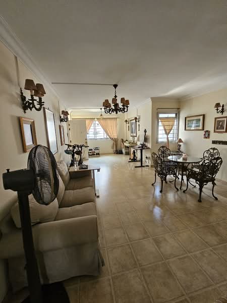 236 Hougang Avenue 1 HDB Flat For Sale at S$ 699,000 | PropertyGuru Singapore - Living Room