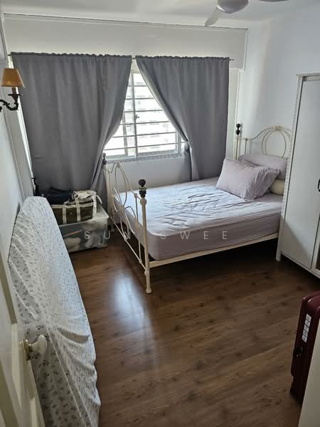 236 Hougang Avenue 1 HDB Flat For Sale at S$ 699,000 | PropertyGuru Singapore - Bedroom