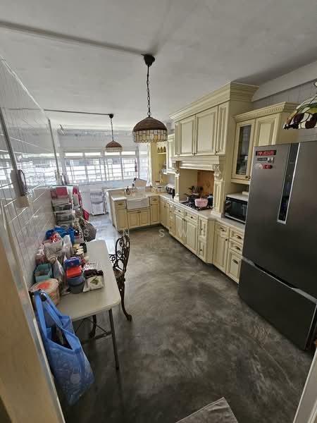 236 Hougang Avenue 1 HDB Flat For Sale at S$ 699,000 | PropertyGuru Singapore - Kitchen