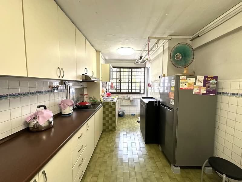 161 Yishun Street 11 HDB Flat For Sale at S$ 599,999 | PropertyGuru Singapore - Kitchen
