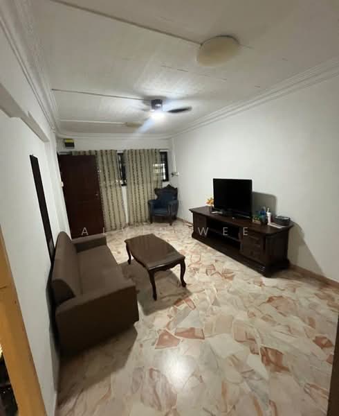 109 Tampines Street 11, 109 Tampines Street 11, 2 Bedrooms, 721 sqft, HDB Flat For Rent, by Alvin Wee, 500093272 - Living Room - PropertyGuru.com.sg